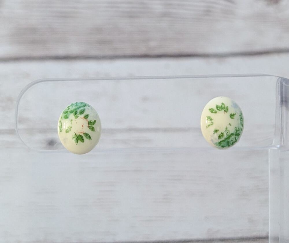 Vintage Stud Earrings Cream & Green Dainty Oval